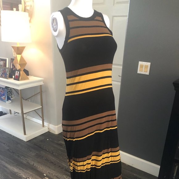 Karen Kane Dresses & Skirts - Karen Kane dress MEDIUM